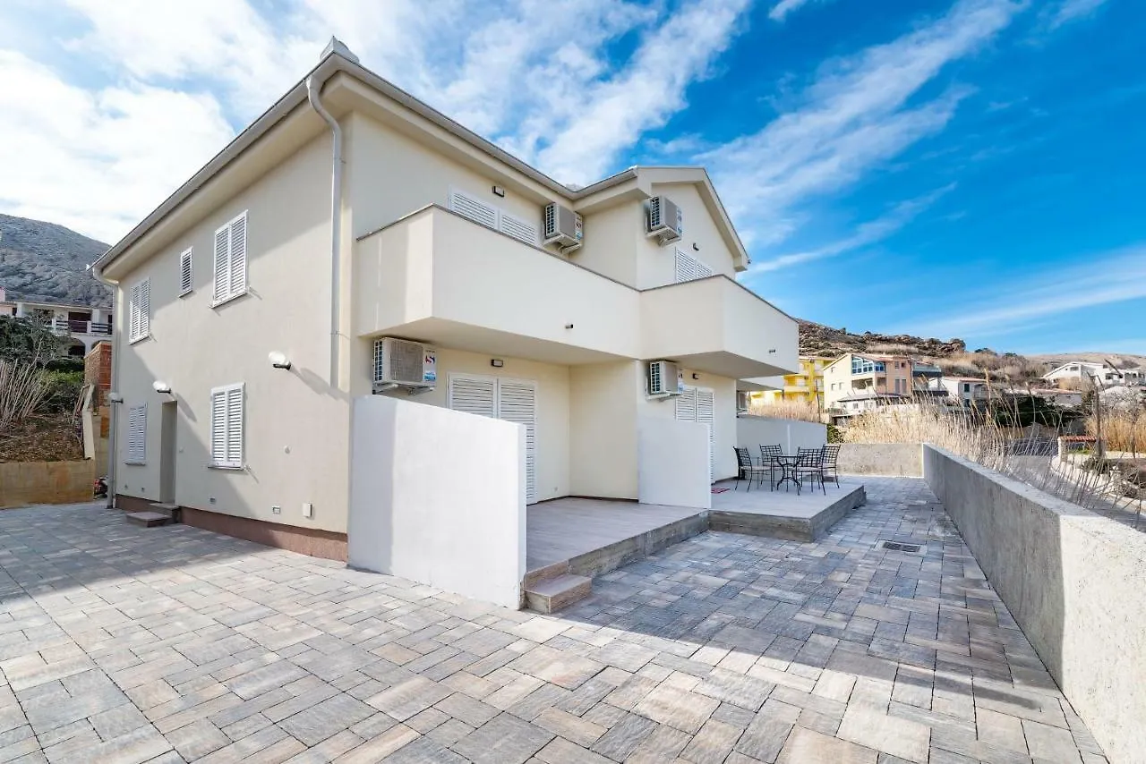 Apartmani Matej B 파그 아파트